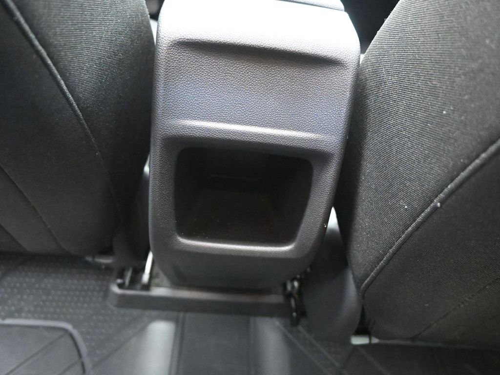 Used 2025 Chevrolet Trax RS w/ Sunroof Package image 17