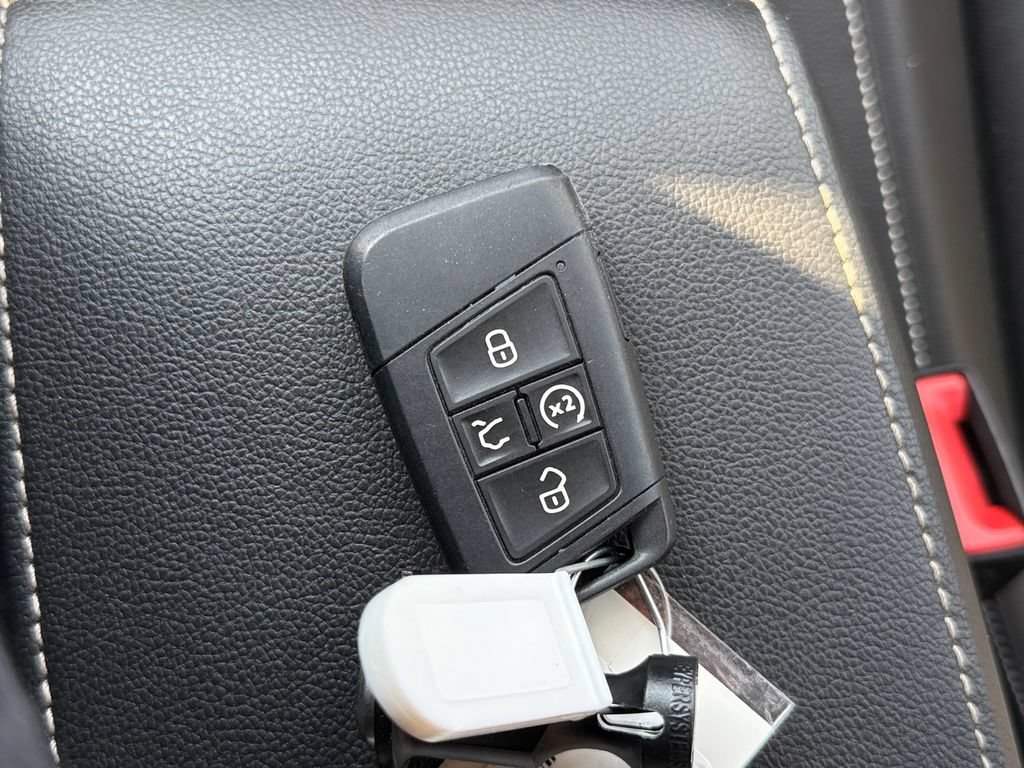 Used 2024 Volkswagen Tiguan Wolfsburg Edition AWD/4WD image 45
