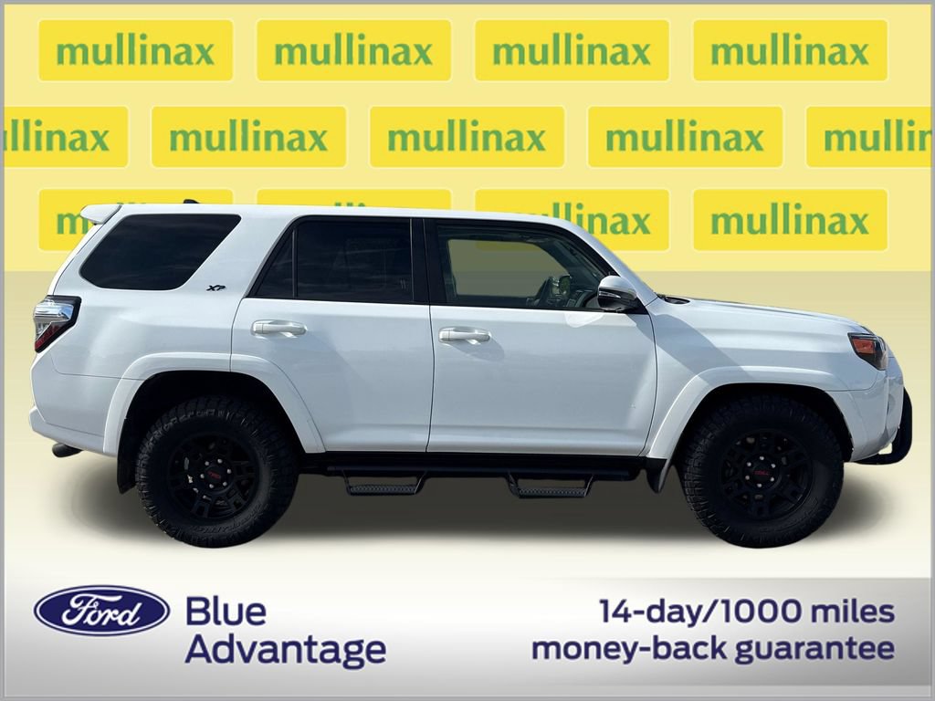 Used 2022 Toyota 4Runner SR5 Premium w/ Moonroof Package RWD image 2