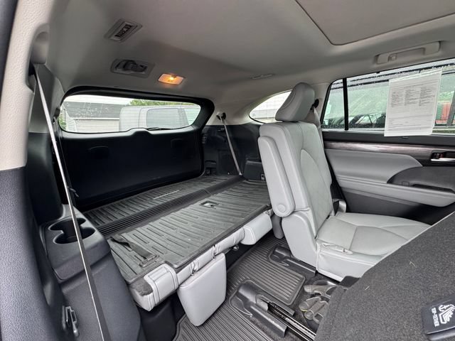 Used 2025 Toyota Highlander Platinum AWD/4WD image 43