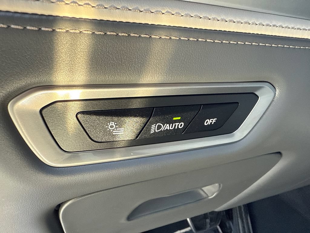 Used 2025 BMW ALPINA XB7 AWD/4WD image 26