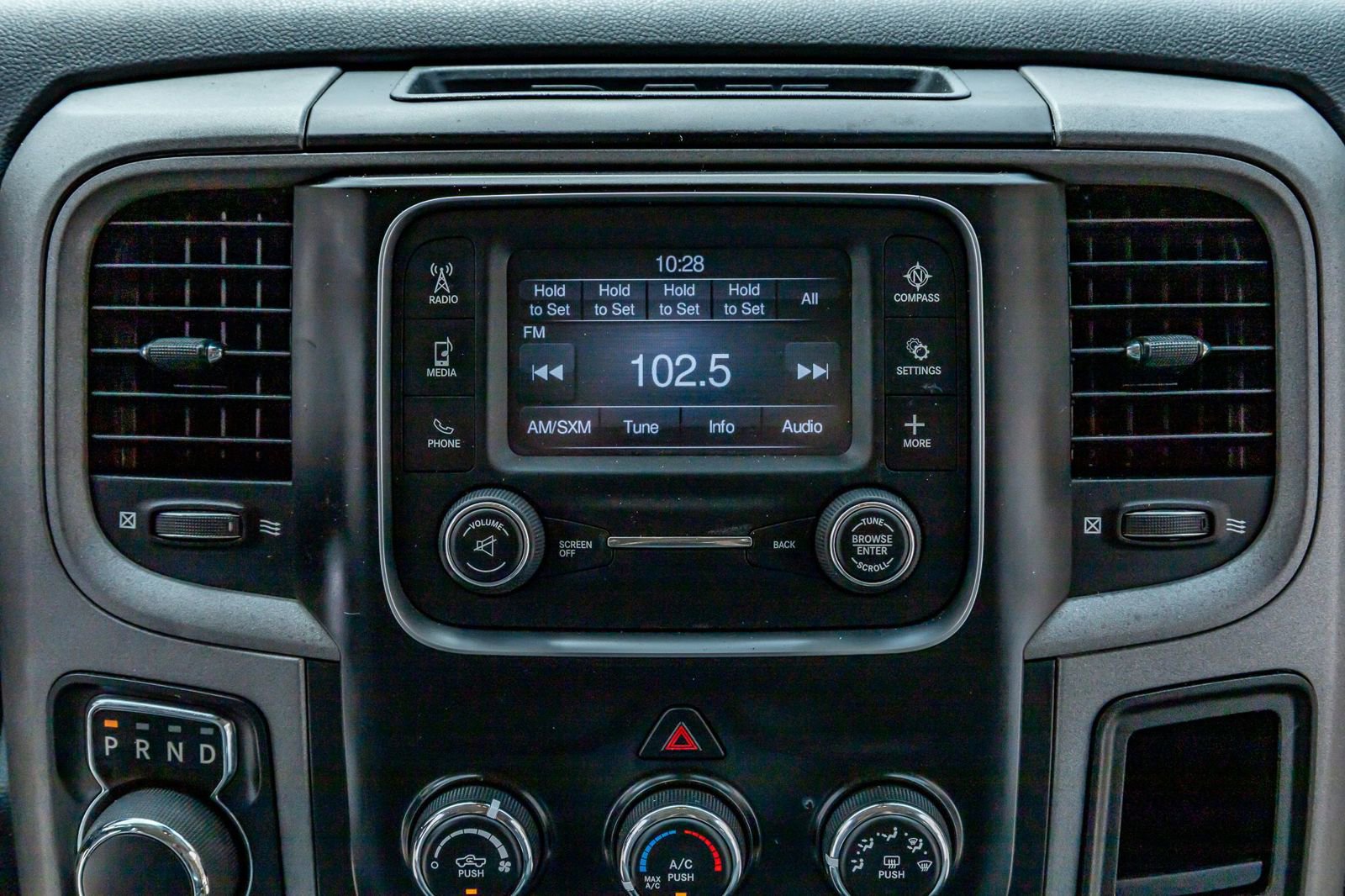 Used 2017 RAM 1500 Express RWD image 22