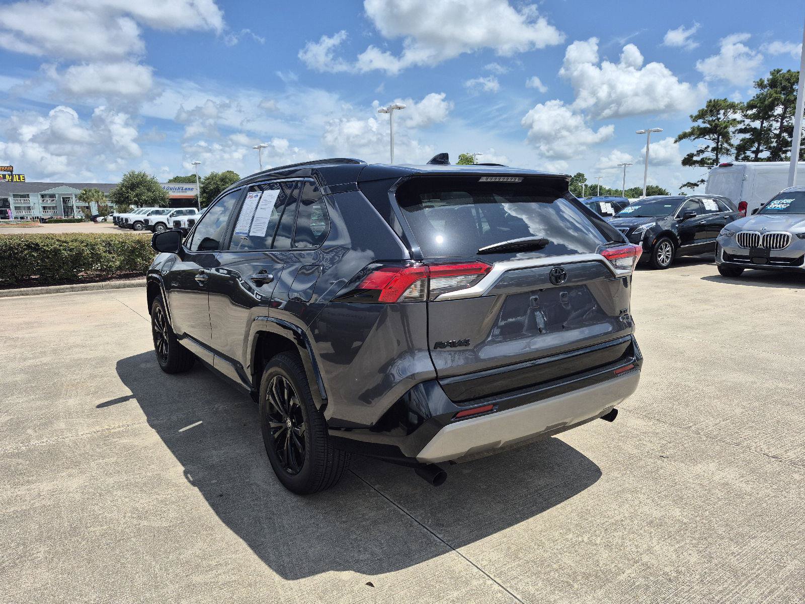 Used 2025 Toyota RAV4 XSE AWD/4WD image 13