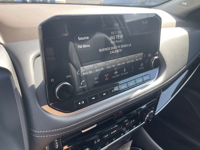 Used 2023 Nissan Rogue SL w/ SL Premium Package image 15