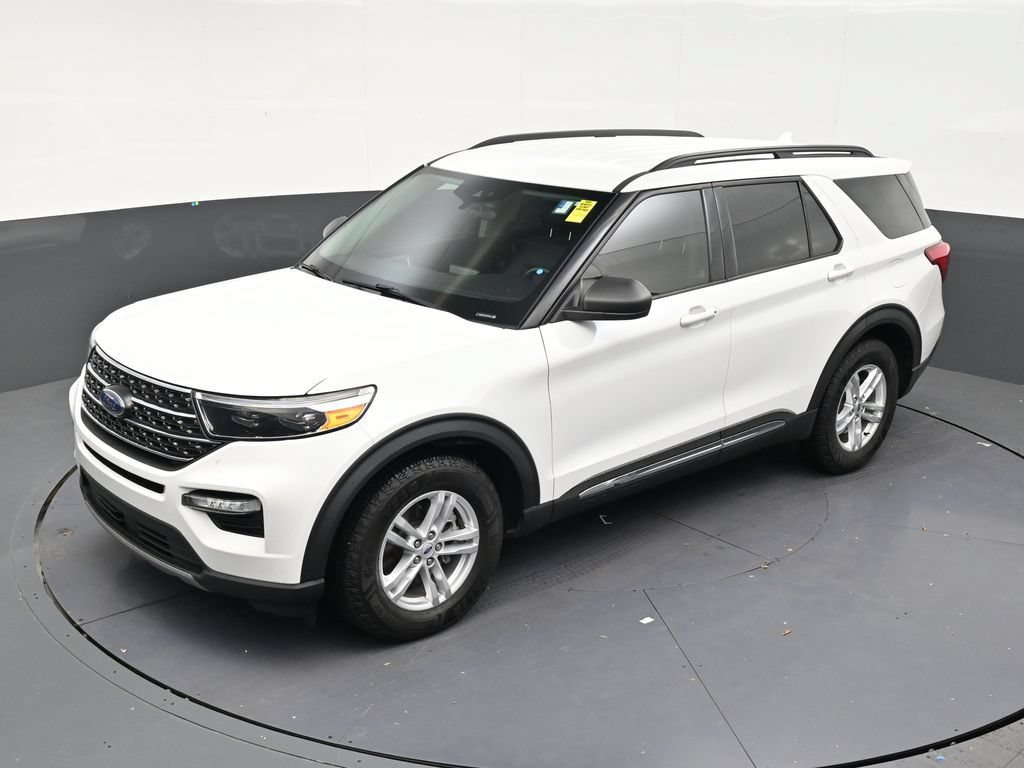 Used 2023 Ford Explorer XLT w/ Equipment Group 202A RWD image 12