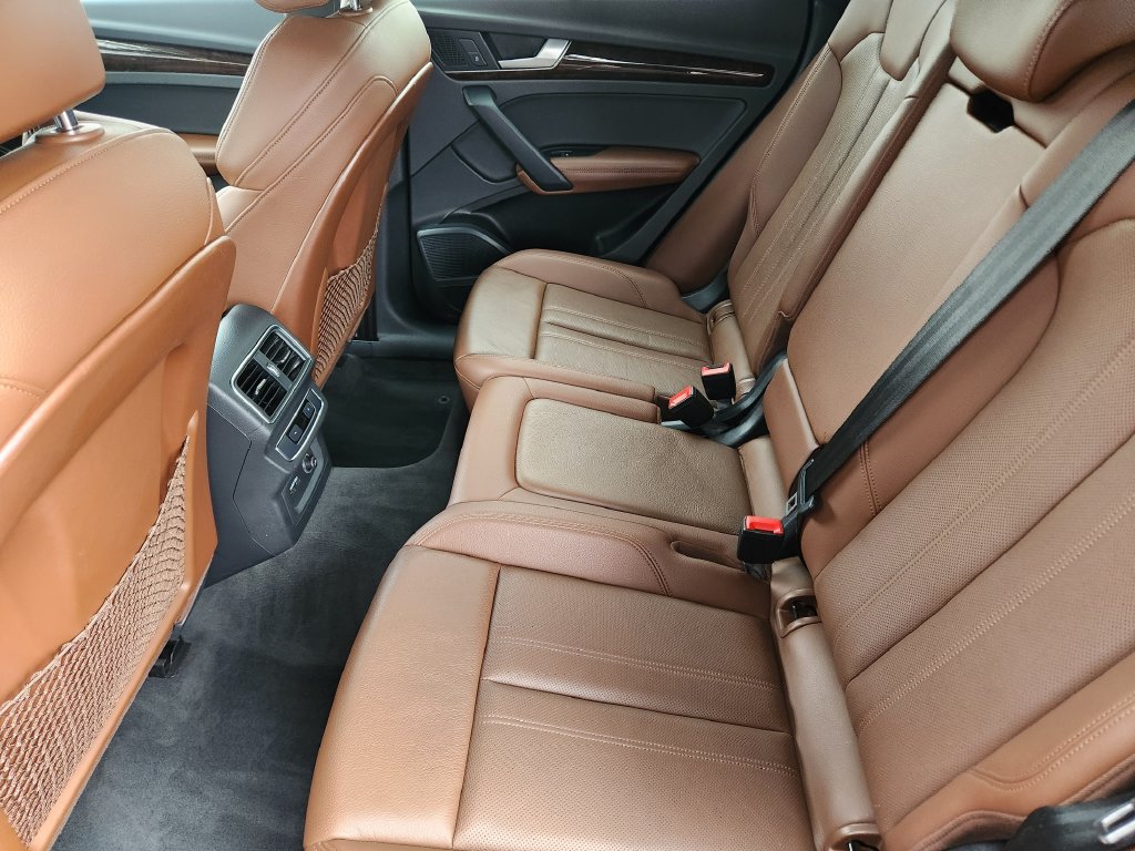 Used 2019 Audi Q5 2.0T Premium Plus w/ Premium Plus Package AWD/4WD image 29