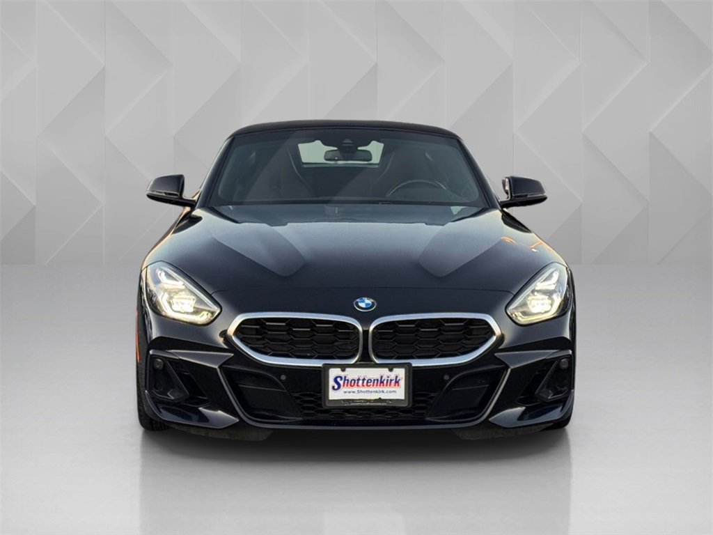 Used 2025 BMW Z4 sDrive30i image 2