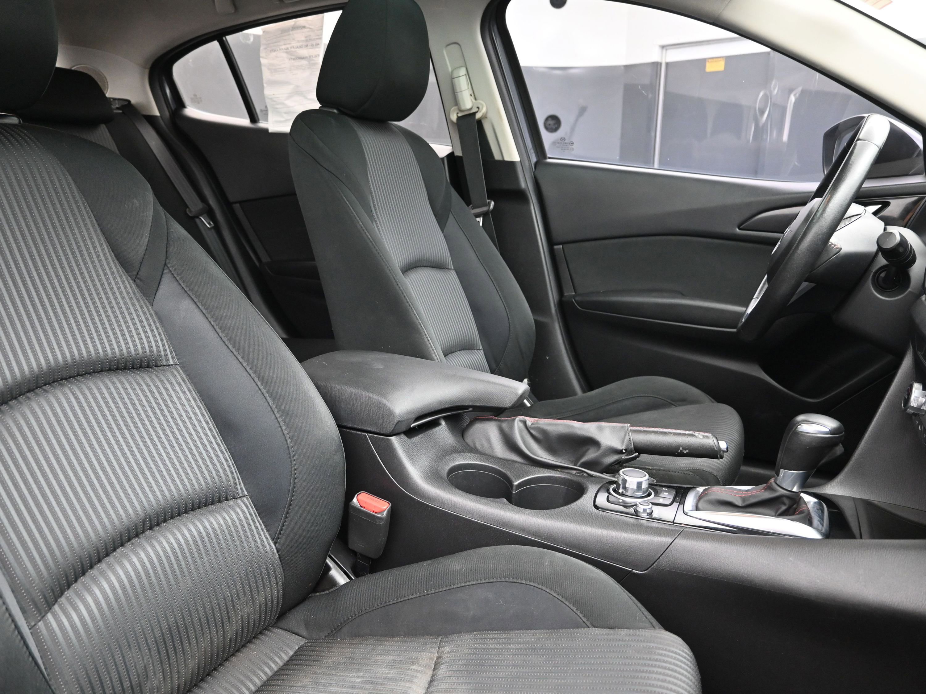 Used 2015 MAZDA MAZDA3 i Touring w/ Technology Package FWD image 26