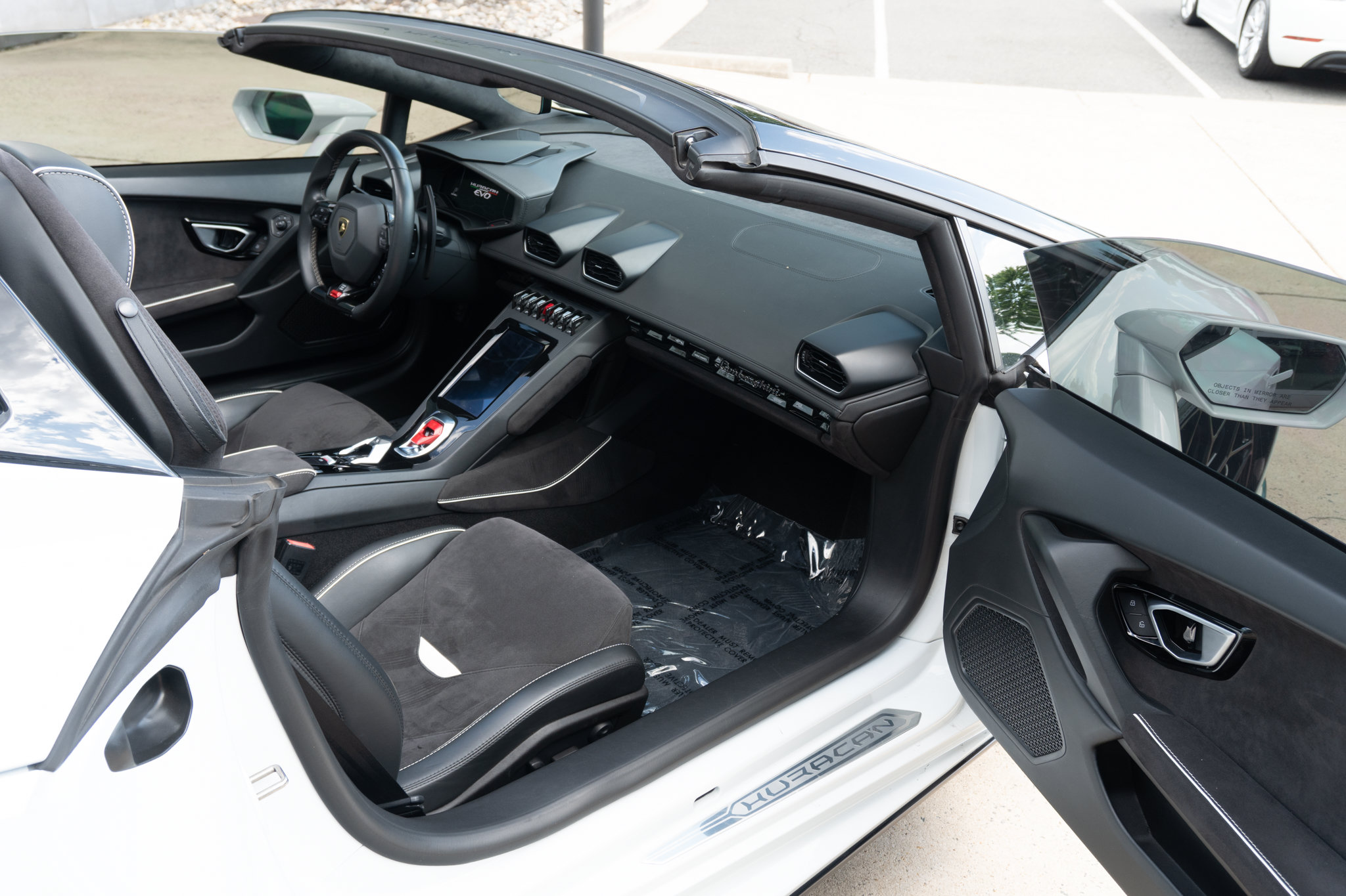 Used 2020 Lamborghini Huracan EVO AWD/4WD image 16