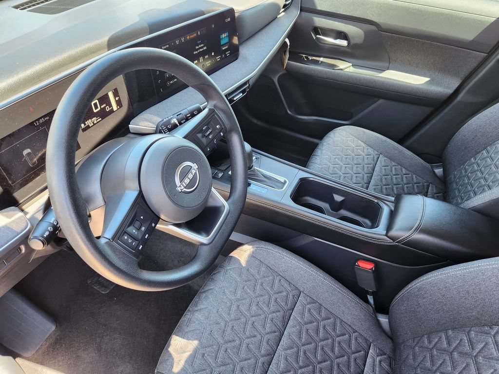 Certified 2025 Nissan Kicks SV AWD/4WD image 10