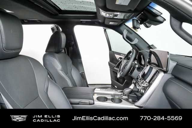 Used 2025 Lexus LX 700h F Sport image 32