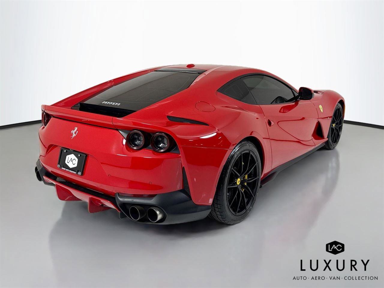 Used 2018 Ferrari 812 Superfast RWD image 6