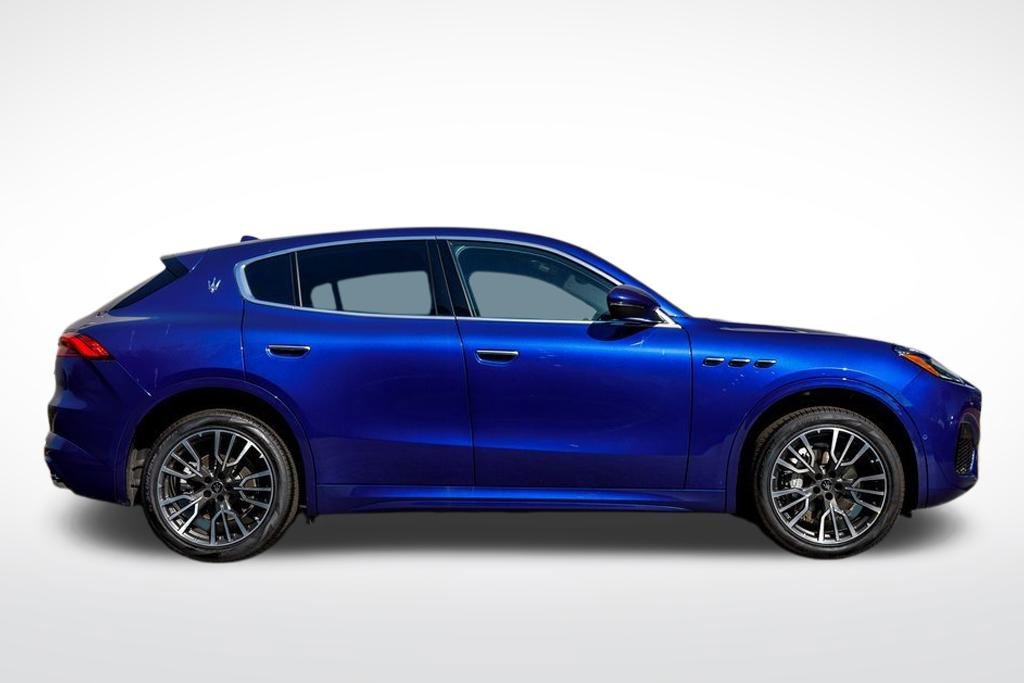 New 2025 Maserati Grecale GT image 6