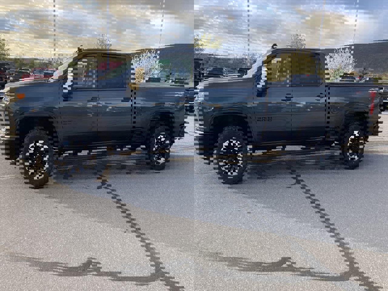 Used 2020 Chevrolet Silverado 2500 Custom w/ Custom Value Package image 4