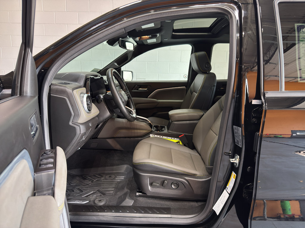 Used 2026 Chevrolet Colorado ZR2 w/ Technology Package AWD/4WD image 14