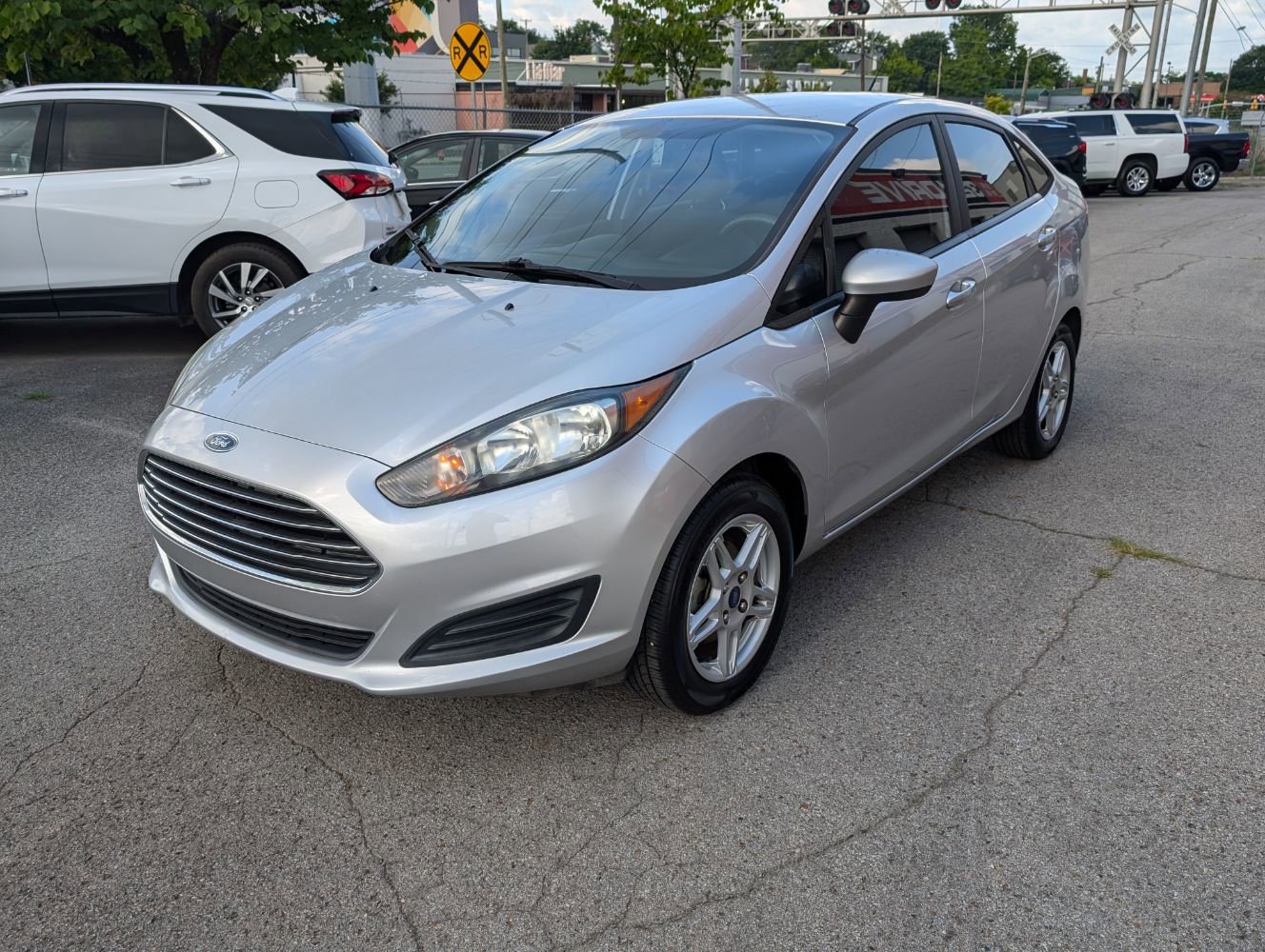 Used 2018 Ford Fiesta SE FWD image 1
