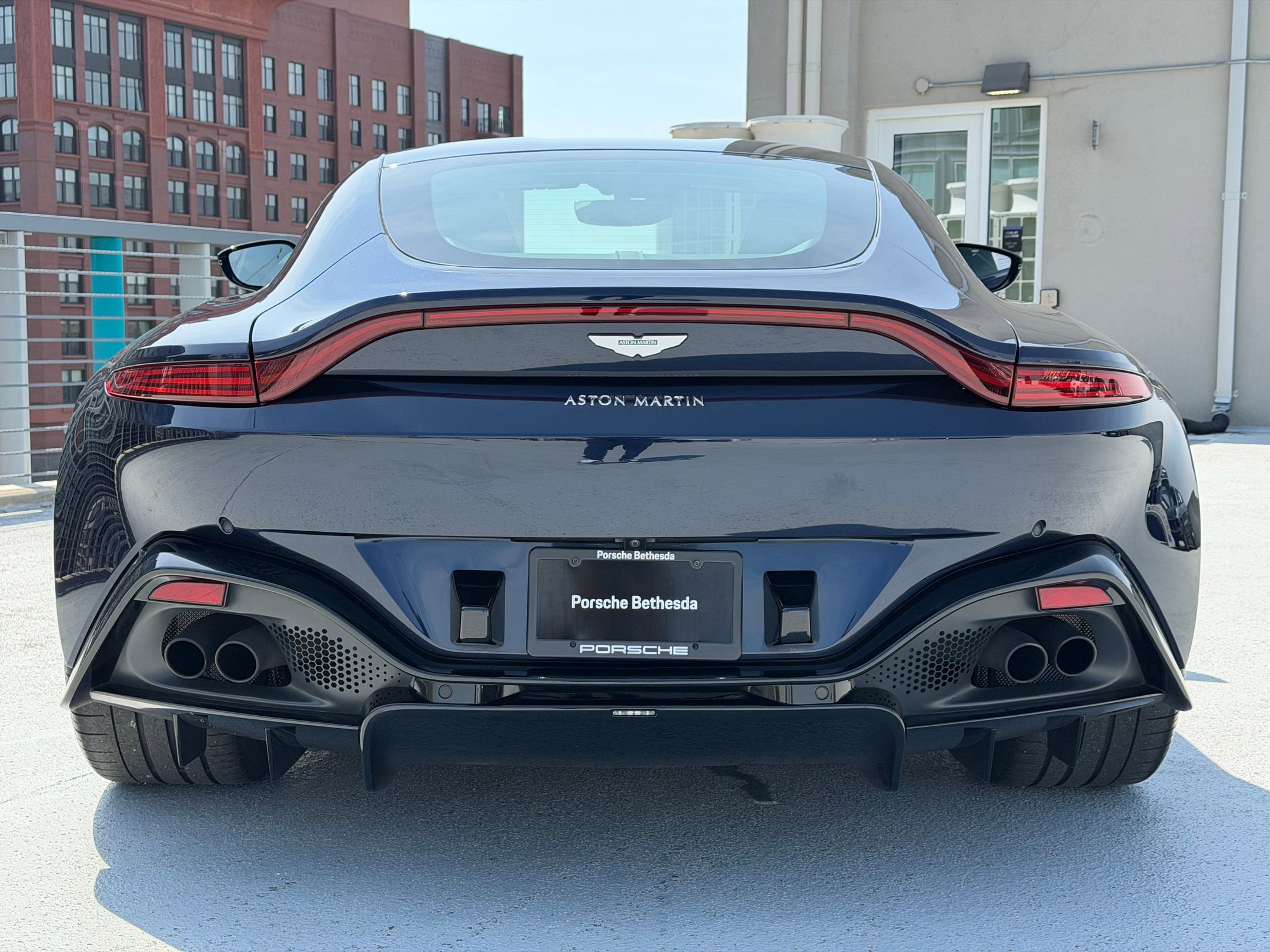 Used 2020 Aston Martin V8 Vantage Coupe image 6