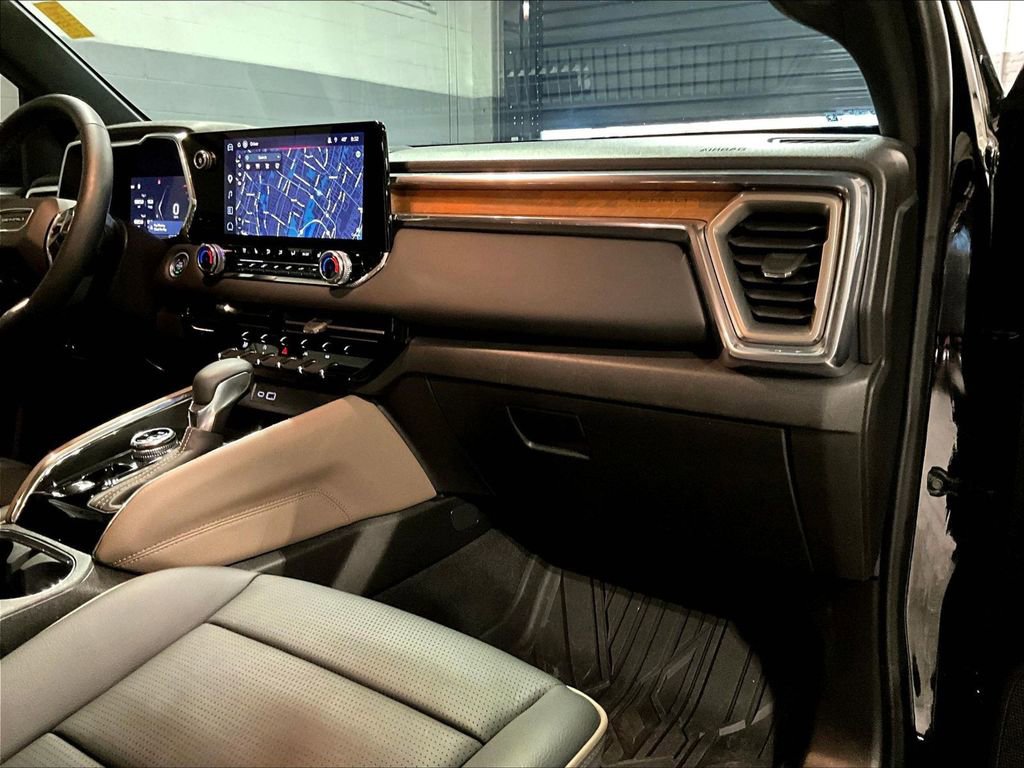 Used 2025 GMC Canyon Denali w/ LPO, Denali Black Edition image 19