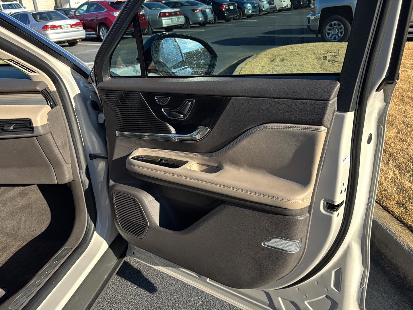 Used 2022 Lincoln Corsair FWD image 12