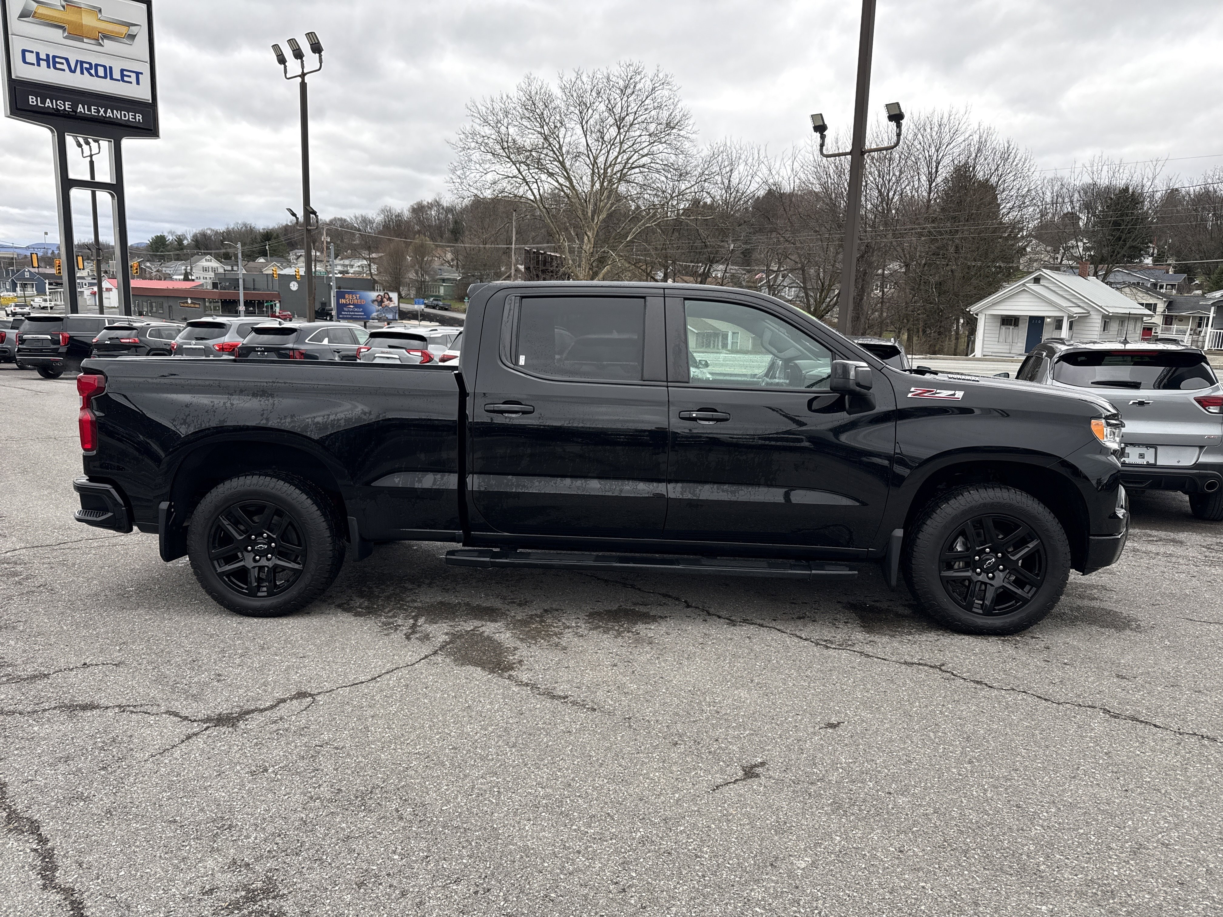 Used 2024 Chevrolet Silverado 1500 RST w/ Z71 Off-Road Package image 2