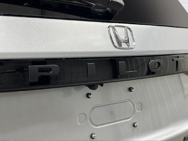 New 2026 Honda Pilot Black Edition image 7