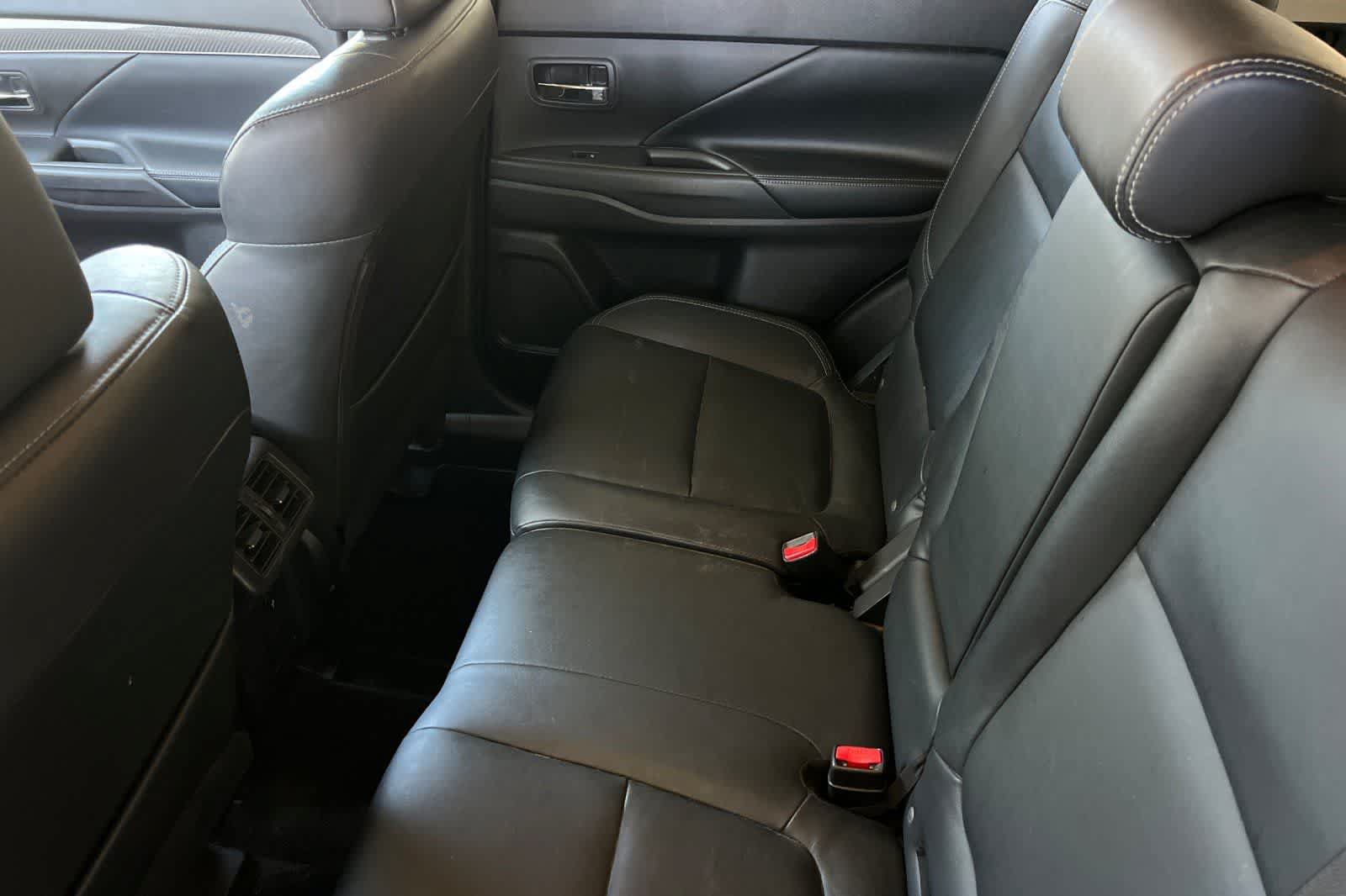 Used 2019 Mitsubishi Outlander SEL FWD image 5
