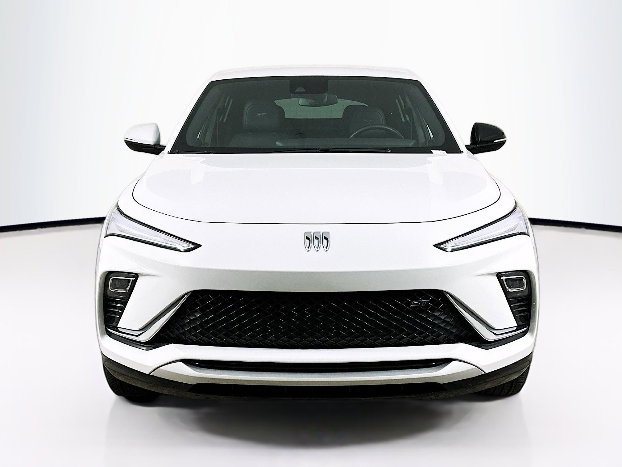 Used 2025 Buick Envista Sport Touring FWD image 2