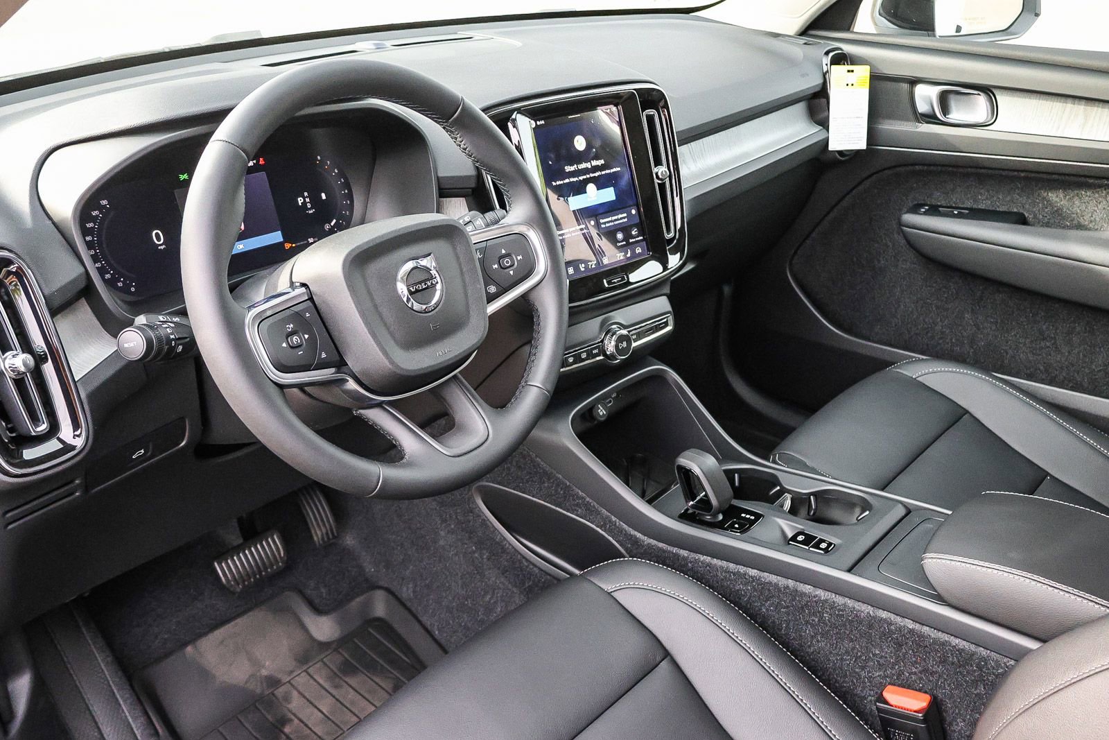 New 2026 Volvo XC40 B5 Core w/ Climate Package image 28