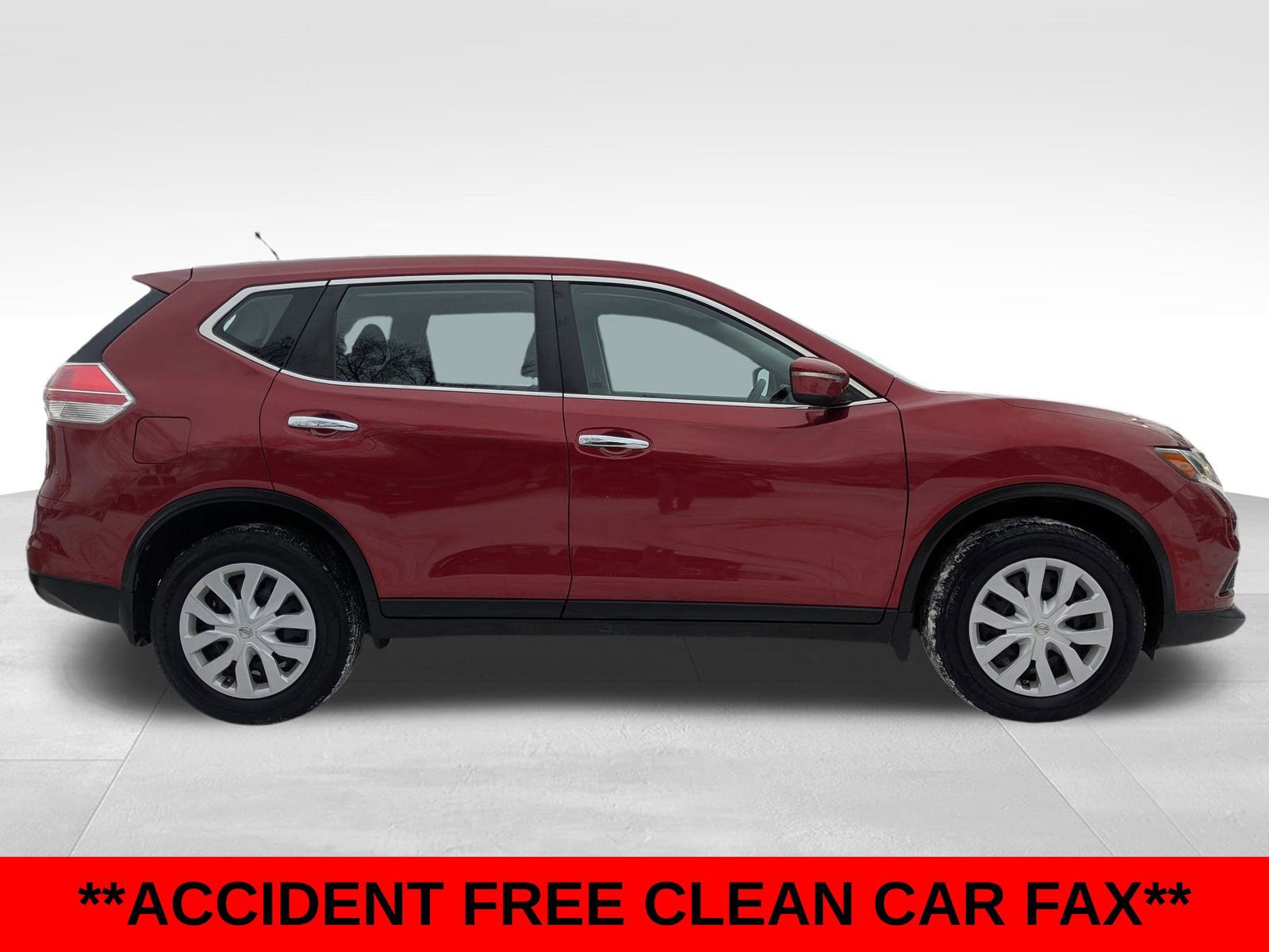 Used 2015 Nissan Rogue S image 5