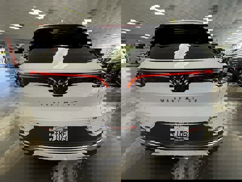 Used 2025 VinFast VF 8 Eco image 4