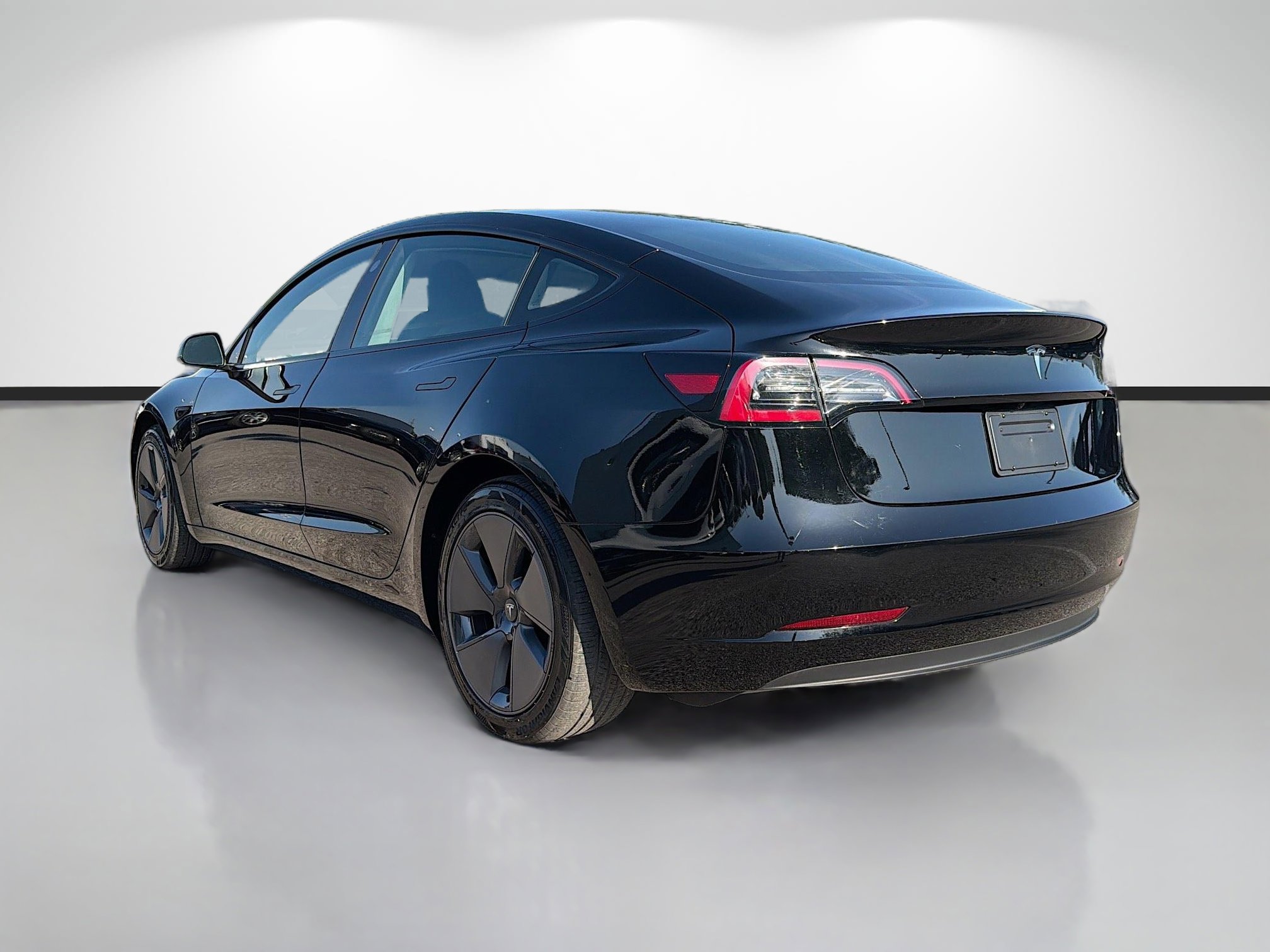 Used 2023 Tesla Model 3 Standard Range image 5
