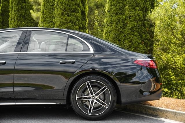 Used 2025 Mercedes-Benz E 350 4MATIC Sedan w/ Winter Package image 10