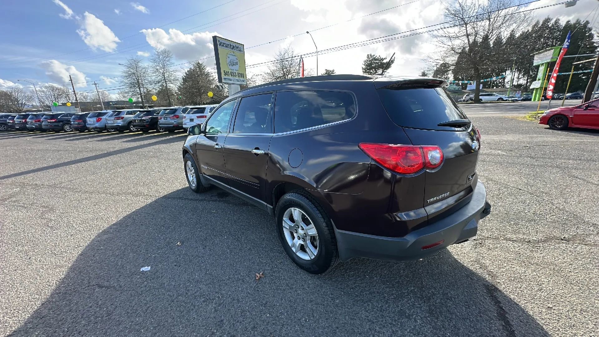 Used 2009 Chevrolet Traverse LT FWD image 5