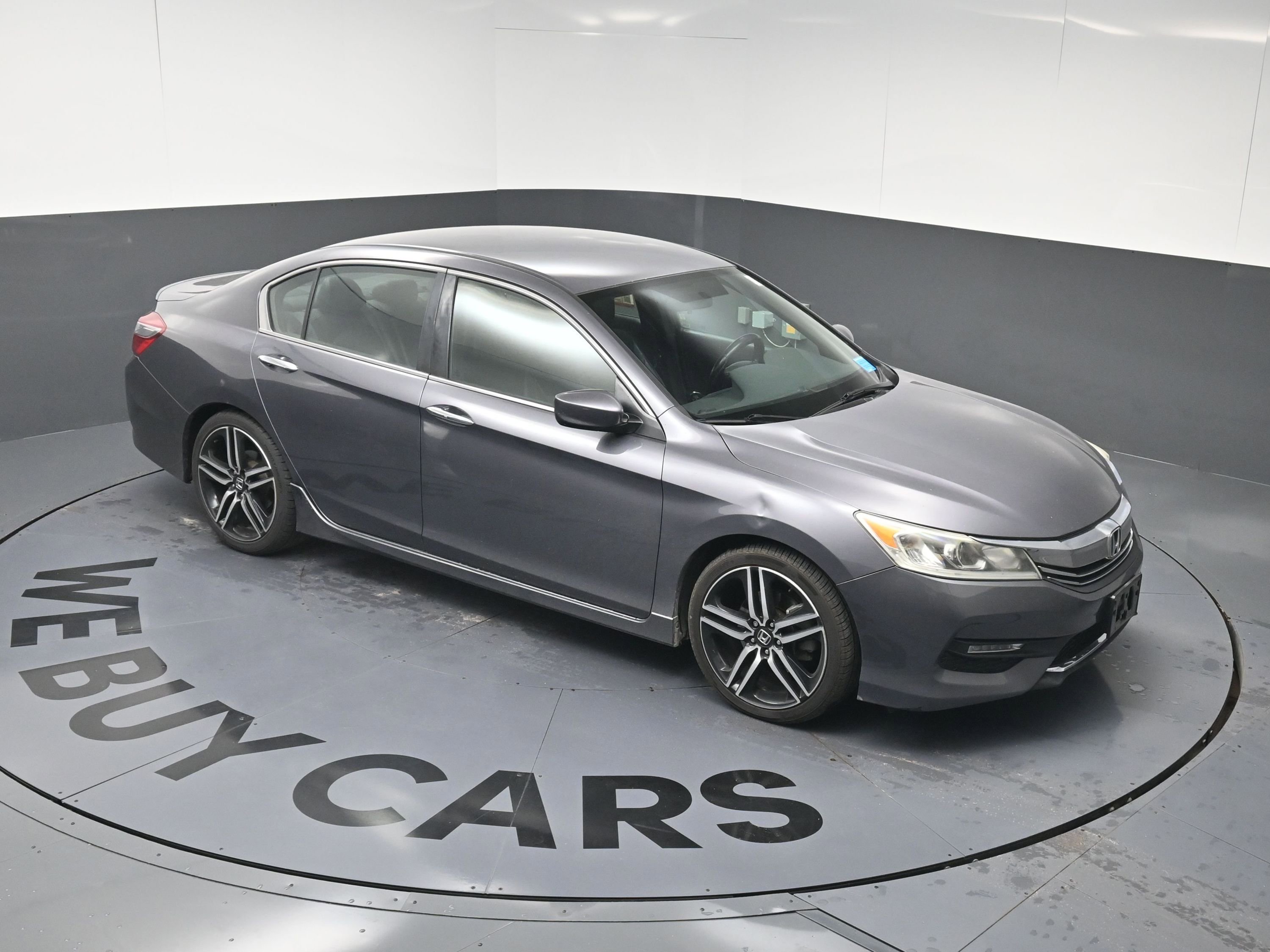 Used 2017 Honda Accord Sport image 15