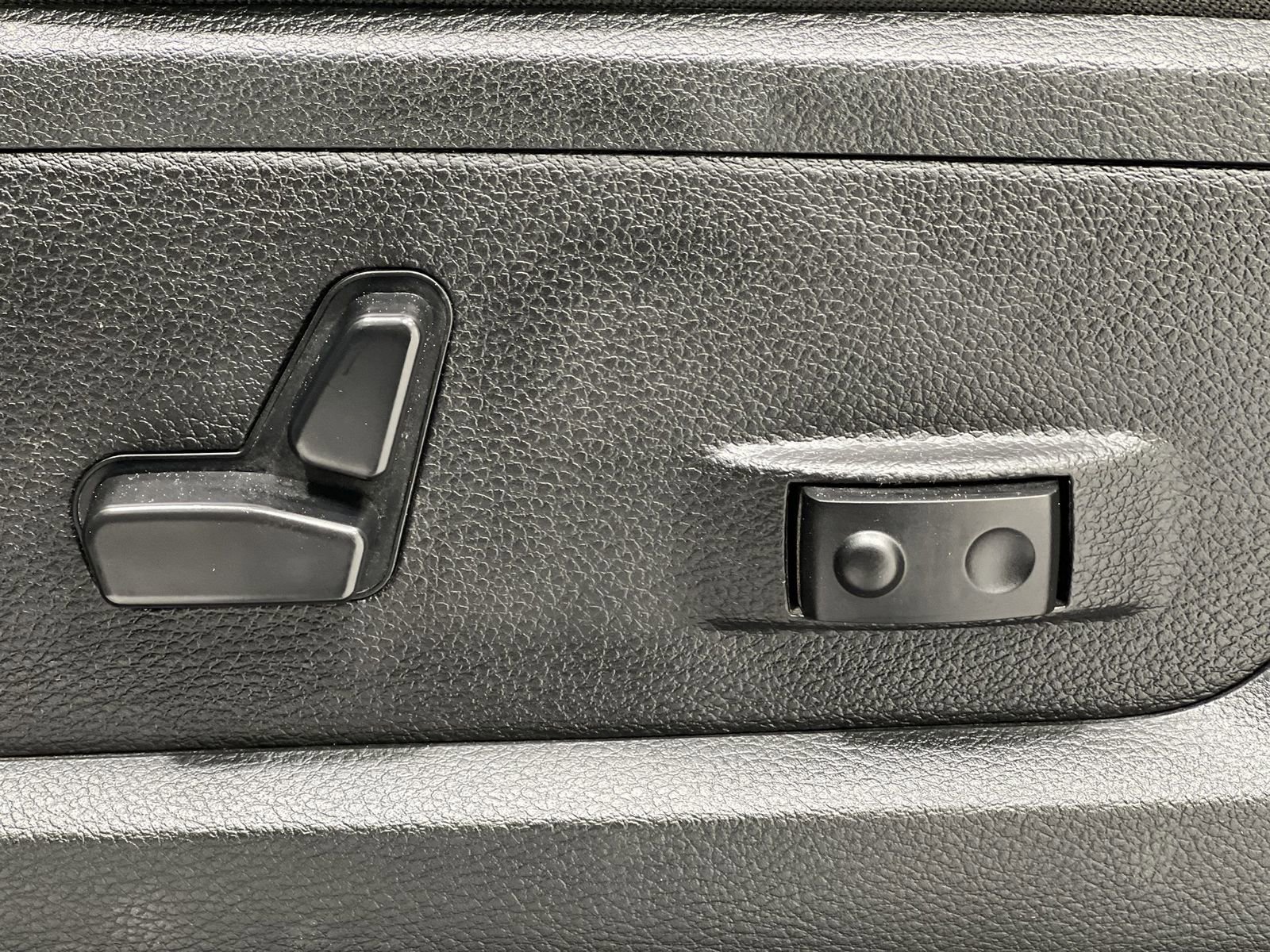 Used 2024 RAM 3500 Big Horn image 12