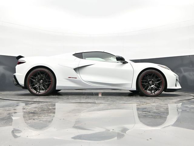 Used 2024 Chevrolet Corvette Z06 w/ Stealth Interior Trim Package RWD image 29