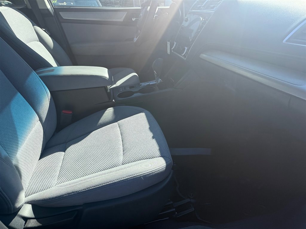 Used 2018 Subaru Outback 2.5i Premium image 12