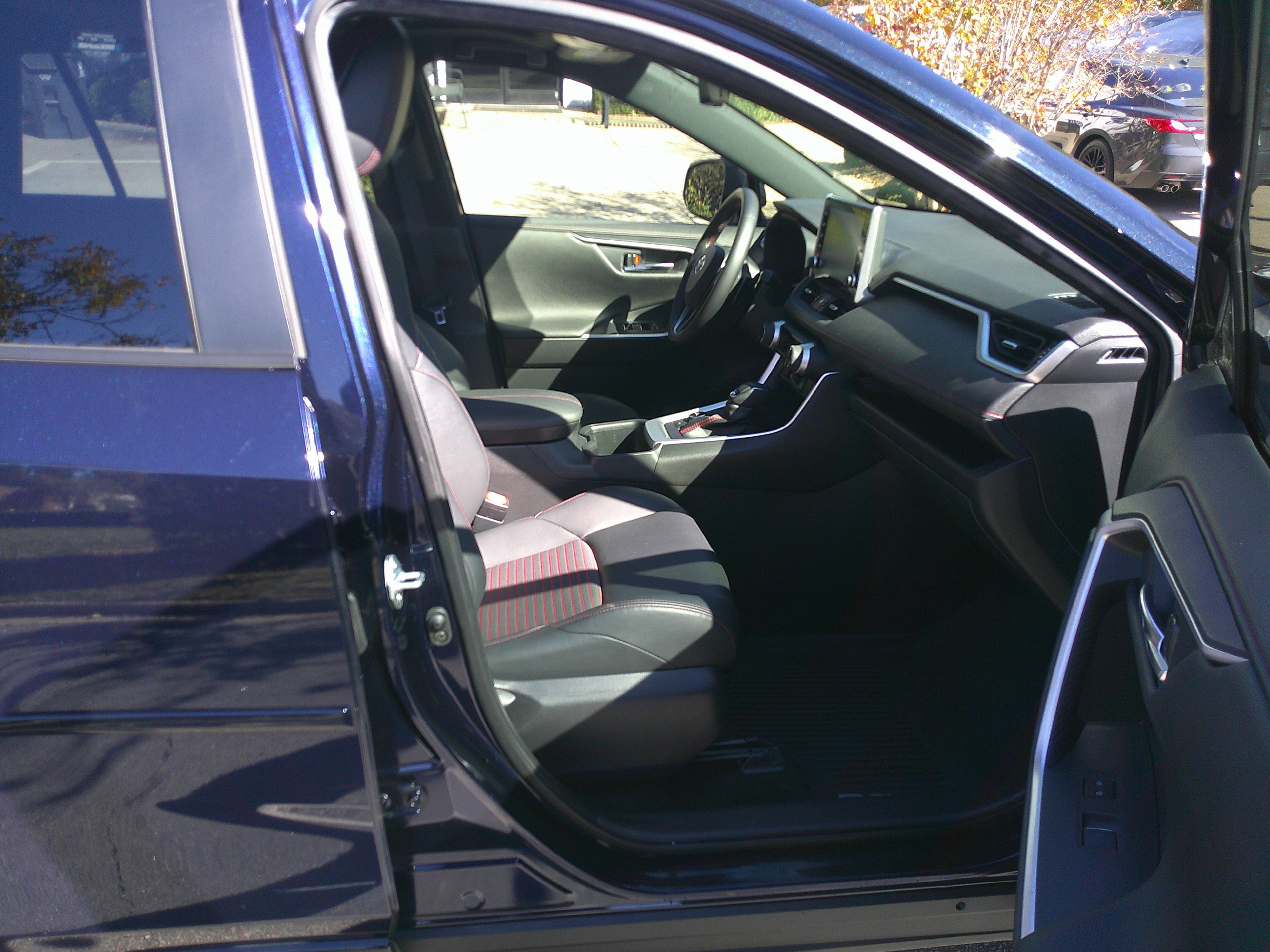 Used 2022 Toyota RAV4 XSE image 34