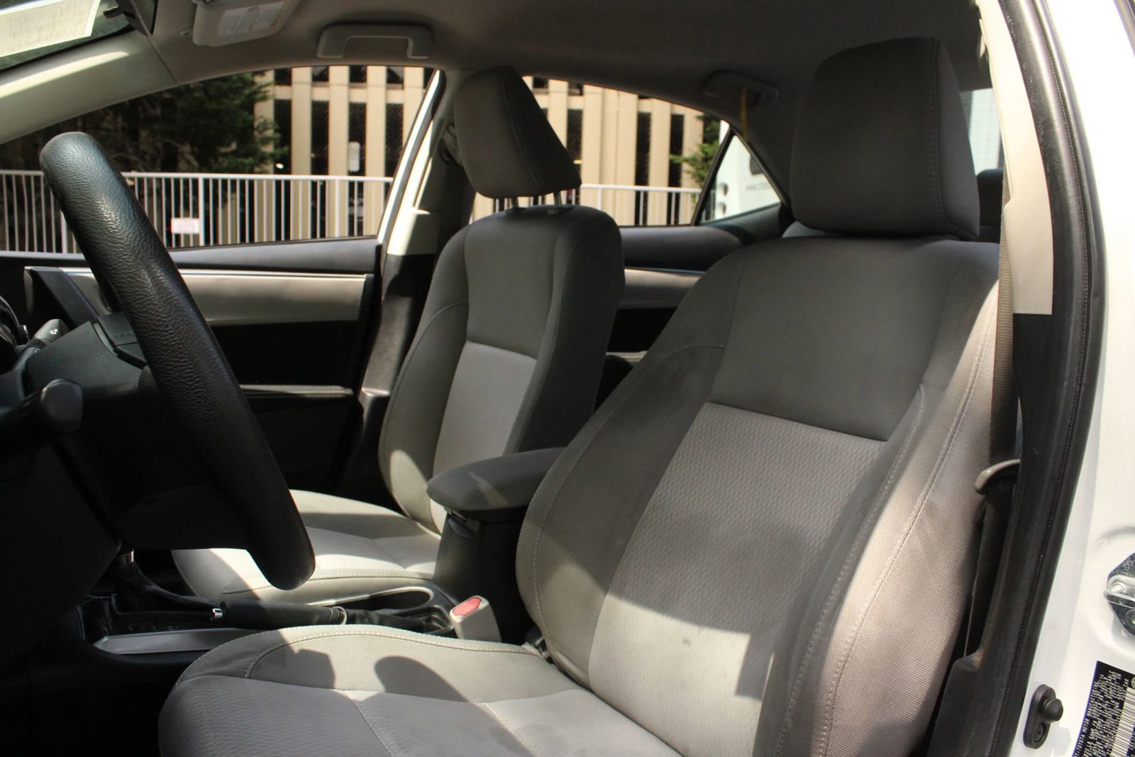 Used 2014 Toyota Corolla LE FWD image 16