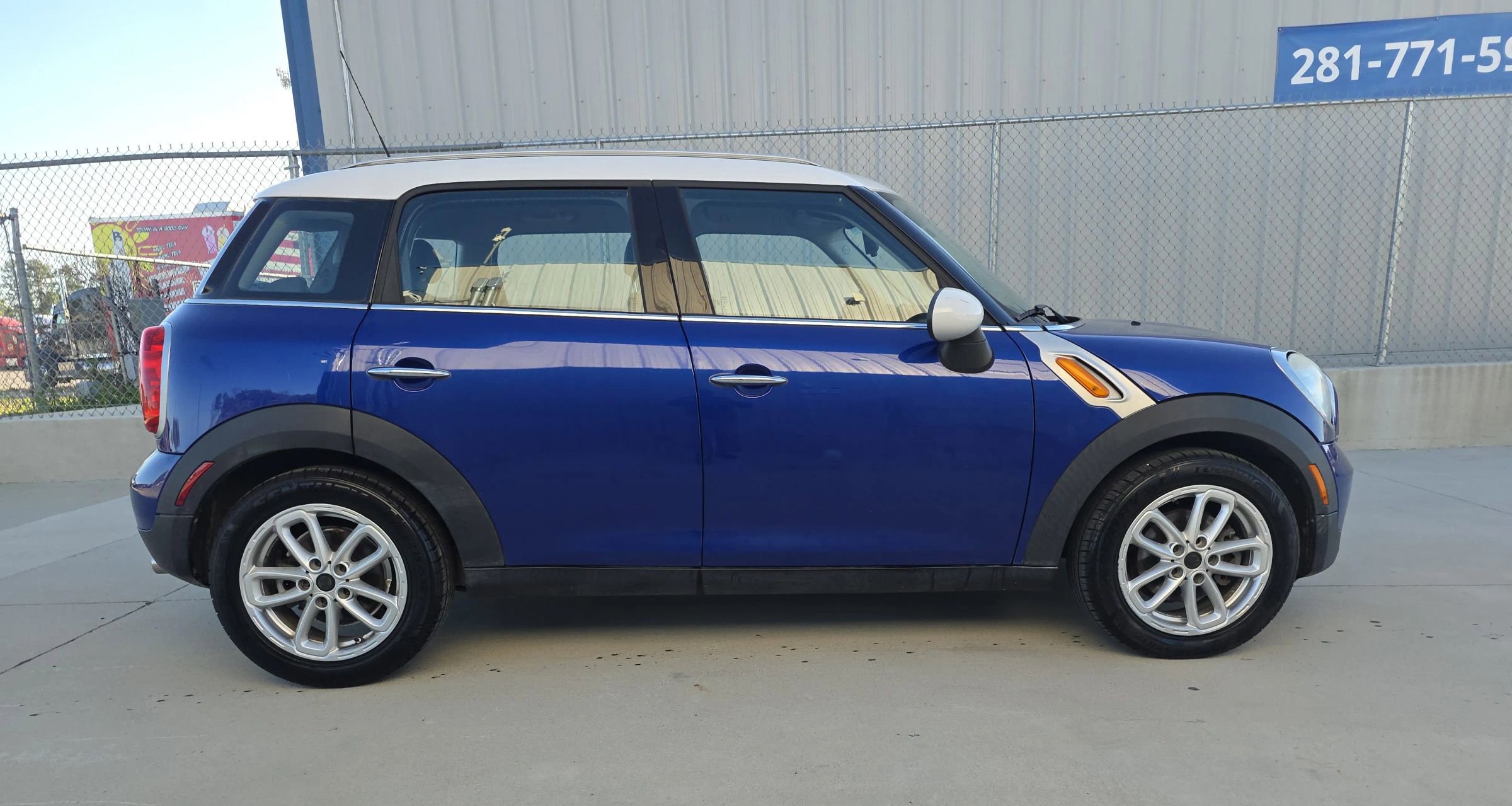 Used 2015 MINI Cooper Countryman Cooper Hatchback 4D image 9