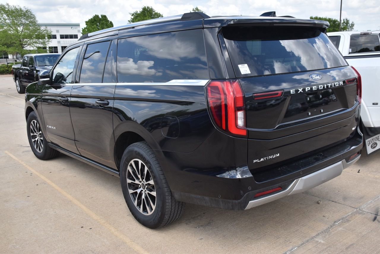 Certified 2025 Ford Expedition Max Platinum image 8
