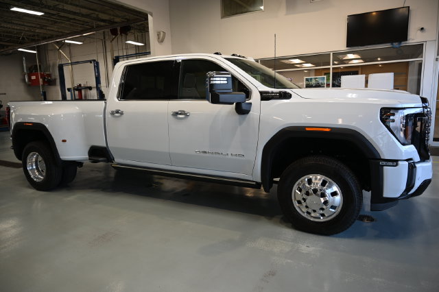 New 2026 GMC Sierra 3500 Denali Ultimate AWD/4WD image 4