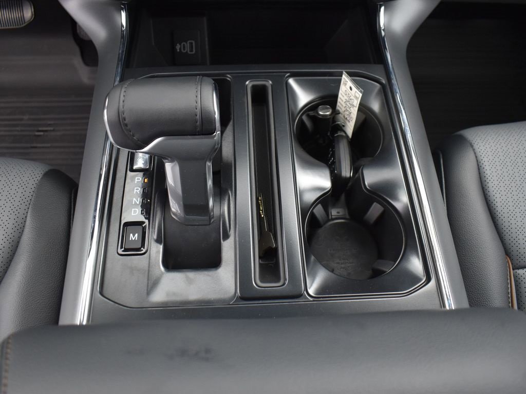 New 2025 Ford F150 Lariat w/ Equipment Group 501A Mid image 13