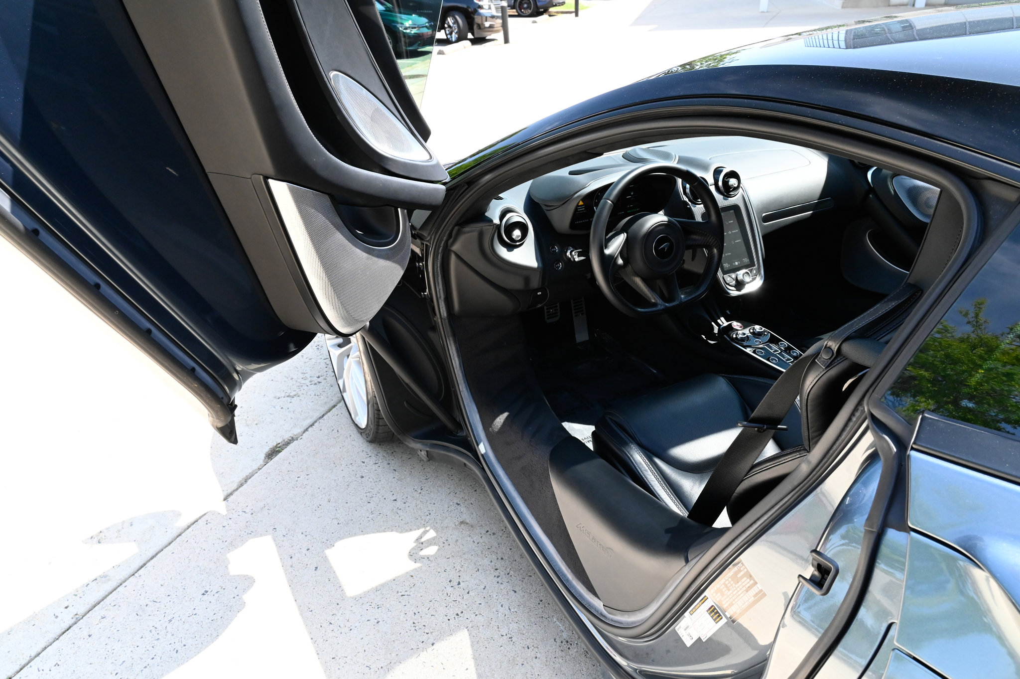 Used 2023 McLaren GT RWD image 15