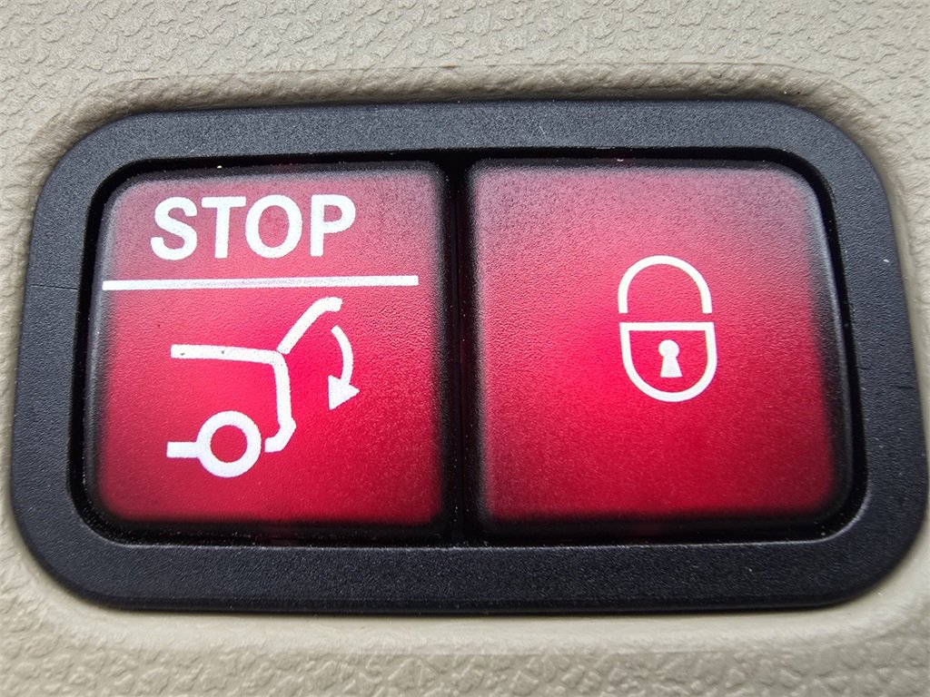 Used 2024 Mercedes-Benz Sprinter 2500 image 20