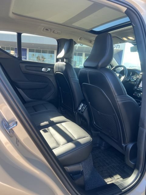 Certified 2025 Volvo XC40 B5 Ultra w/ Climate Package AWD/4WD image 24