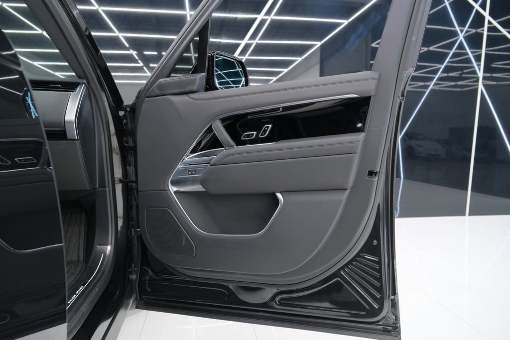 Used 2026 Land Rover Range Rover Long Wheelbase SE image 51