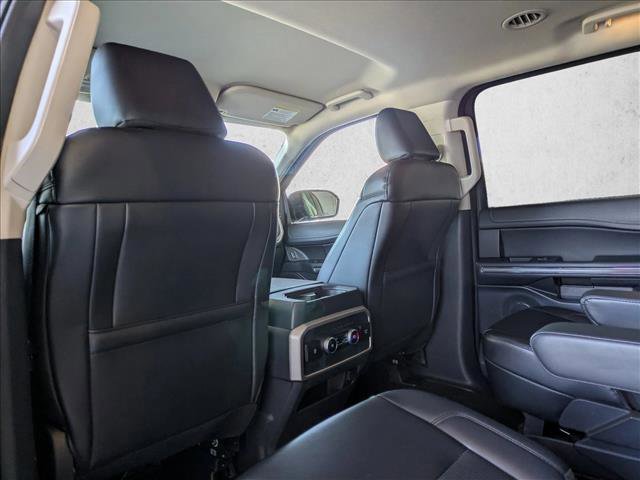 Used 2023 Ford Expedition XLT image 15