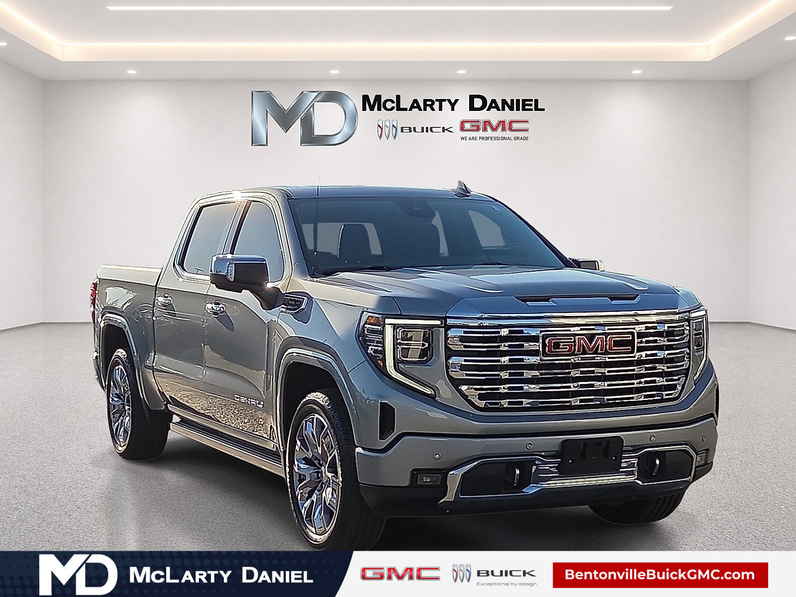 Used 2023 GMC Sierra 1500 Denali AWD/4WD image 1