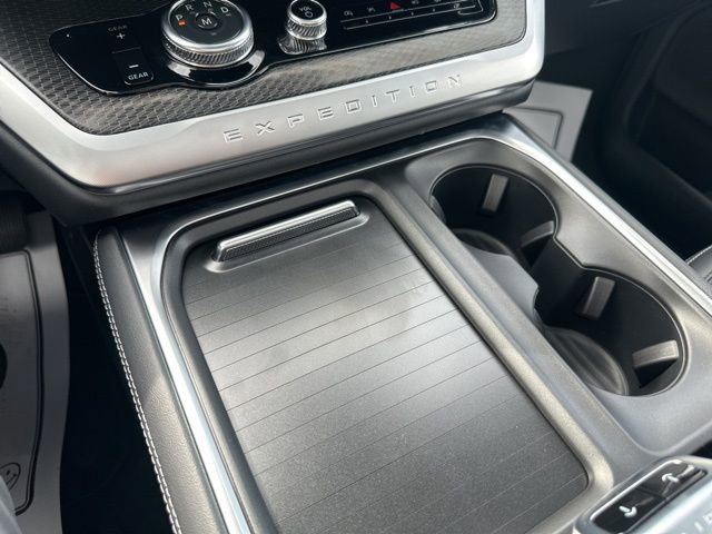 New 2025 Ford Expedition Platinum w/ Stealth Performance Package image 47